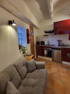 Studio à deux pas du village