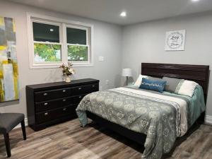Luxury and comfy Home in Niagara Falls- 28 nights minimum Stay