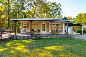 Less Than 1 Mi to Fishing Springville Home with Fireplace! - Durham Subdivision