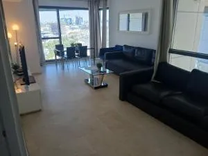 מרינה טוורס מלון דירות על הים - 荷兹利亚B