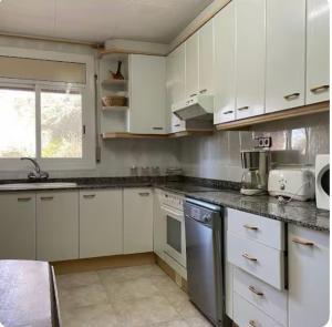 villa 7 personnes 45 mn Barcelone vue sur Montserrat