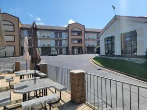 Quality Inn West - Ozark