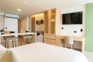 CB1526 | Suite tropical piso 15 frente al mar