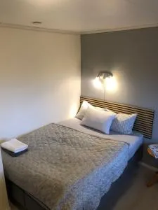 Privat rom i rolig gate - 弗于斯克