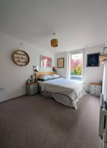 Modern East London Apt, 3 bedrooms, 2 Bathrooms