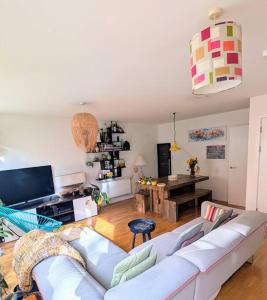 Modern East London Apt, 3 bedrooms, 2 Bathrooms