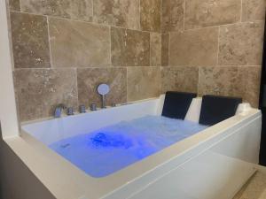 Villas Love Room romantique - Jacuzzi et Sauna intimes : photos des chambres