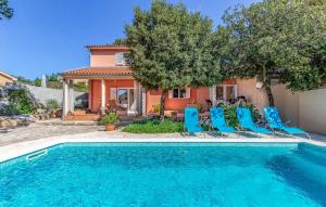 3 Bedroom Lovely Home In Barbariga 
