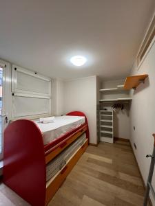 Maison under the towers