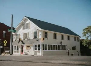 Hampton Bays Hotel On Main - Mattituck