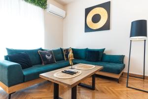 The Aristocratic House