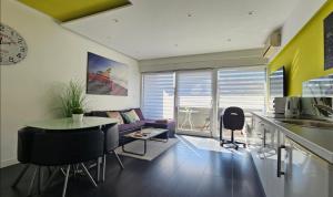 Apartments Guver 1 floor, Balcony & Garage 