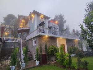 Vacay Datcha 3 bedroom and attic bedroom