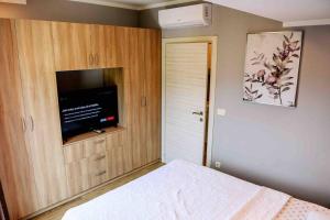 Super Cute Home With Sea & Montain View, Pool, Sauna, HotTube, Steaming, Gym, Garden and More