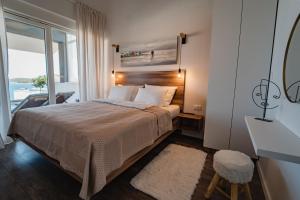 Seaside luxury villa with a swimming pool Razanj, Rogoznica - 23572