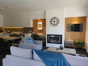 Sunrise Penthouse Apartment - 瓦纳卡