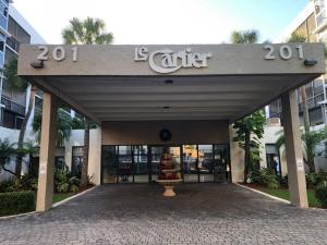 Le Cartier Apartments Sunny Isles - 4hvězdičkové hotely ve městě Sunny Isles Beach