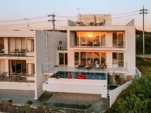 Blue Rela Luxe Resort Okinawa - Tancha