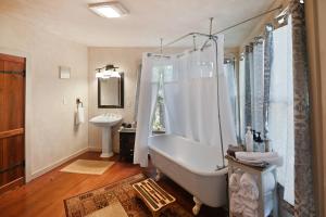 Cabins on Knopp School-Czech Cabin