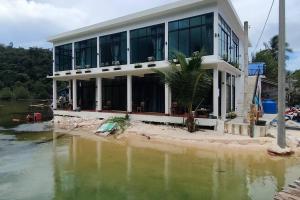 Chener guesthouse 1 Quince bed Sea view room