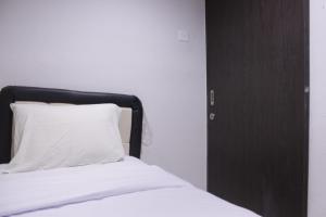 Homey 3BR Apartment at The Jarrdin Cihampelas By Travelio