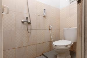 RedDoorz near Mandaya Royal Hospital Puri