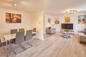 Dacama at Dene Grove- with Patio and 2 Free Parking