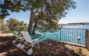 Three-Bedroom Apartment In Brodarica - Krapanj