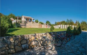 Awesome Home In Gornje Podbablje