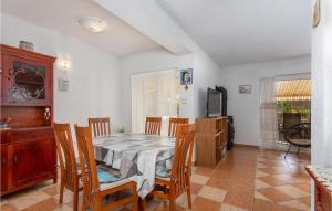 3 Bedroom Cozy Home In Punat 