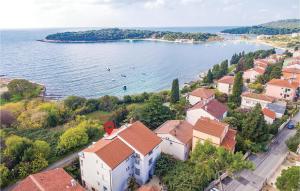 2 Bedroom Lovely Apartment In Pula 