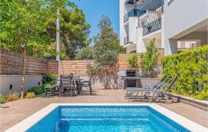 Beautiful Home In Sibenik-Brodarica 