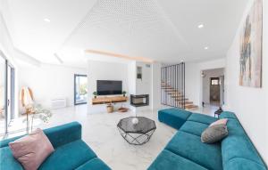 Nice Home In Okrug Gornji With Sauna 