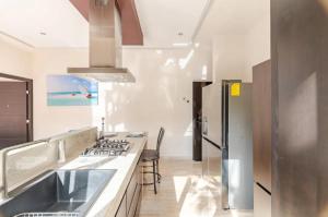 Departamento 2, Tulum Country Home, con Muelle de Pesca, Club de Playa, Alberca, Cenote y Campo de Golf, Contrata Day Pass Bahia Principe