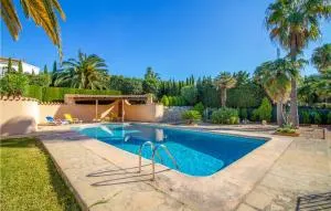 Stunning Apartment In Los Cerezos - Teulada