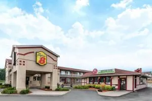 Super 8 by Wyndham Guelph - Ancaster