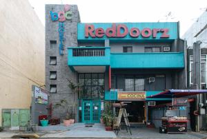 RedDoorz Plus at BGC near St Lukes