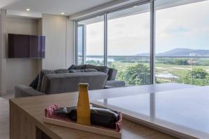 2BD Next to Beach W Pvt Jacuzzi Martinique 74