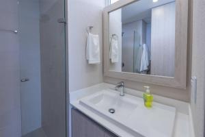 2BD Next to Beach W Pvt Jacuzzi Martinique 74