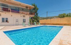 Nice Apartment In Danilo With Wifi