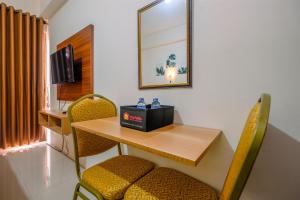 Comfy Studio at Bogorienze Apartment near The Jungle Waterpark By Travelio