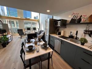 New York Style Loft in Downtown Vancouver-Ideal for World Cup 2026, Sleeps 4
