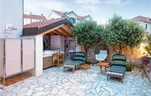 4 Bedroom Beautiful Home In Mravinci 