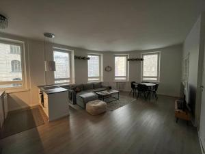 Charming & Cozy Apartment in Downtown