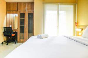 Pool View Studio Apartment Paramount Skyline near Gading Serpong By Travelio