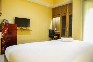 Pool View Studio Apartment Paramount Skyline near Gading Serpong By Travelio