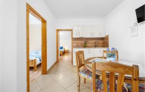 2 Bedroom Awesome Apartment In Vodice 