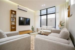 شقة نخبة البوليفارد - شقة فندقية فاخرة ب 3 غرف نوم