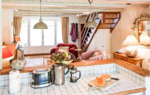 Nice Home In Saint-Martin-De-Ré