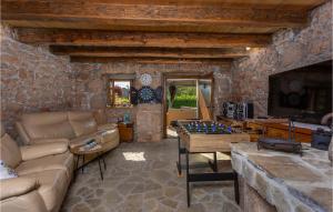 Gorgeous Home In Polje With Wifi 